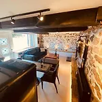 Calm Stone House Elemm 아파트