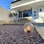 아파트 Calm Stone House Elemm 카스토리아