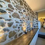 Calm Stone House Elemm 카스토리아