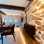 아파트 Calm Stone House Elemm 카스토리아