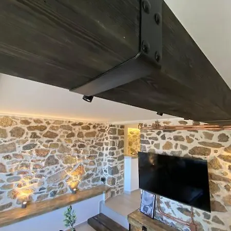 Apartman Calm Stone House Elemm Kasztoriá
