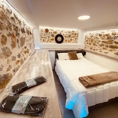Calm Stone House Elemm * カストリア