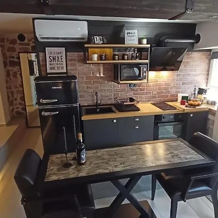 Calm Stone House Elemm カストリア