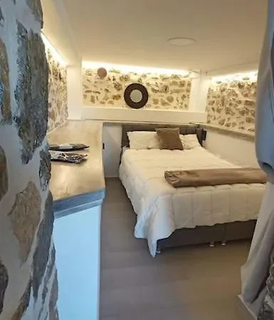 アパート Calm Stone House Elemm カストリア