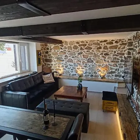 Calm Stone House Elemm Lejlighed *