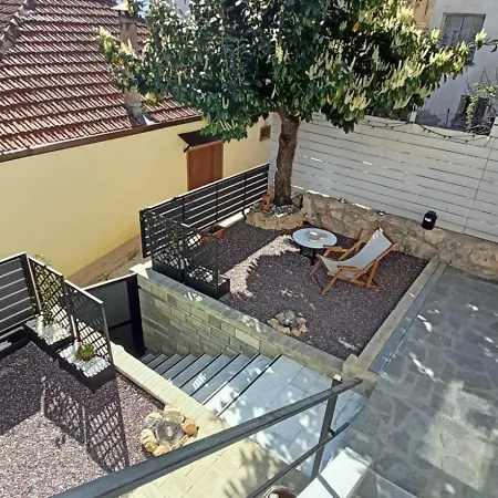 Calm Stone House Elemm Apartman *