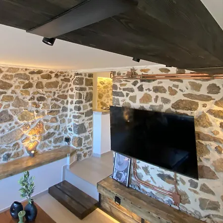 Calm Stone House Elemm * Kasztoriá