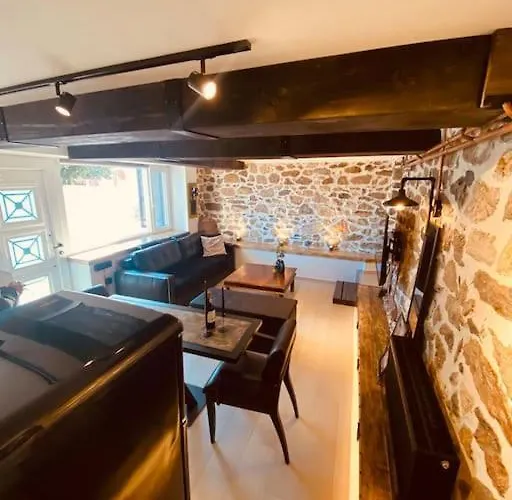 Calm Stone House Elemm Apartamento