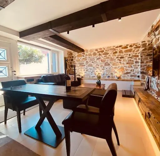 Calm Stone House Elemm Apartamento *