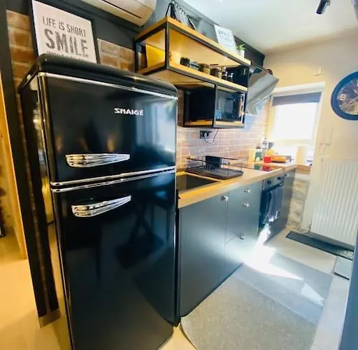 Calm Stone House Elemm Apartamento