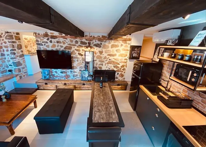 Calm Stone House Elemm Kastoria