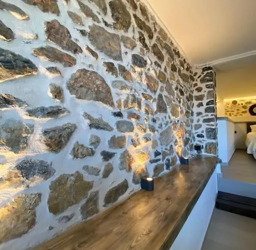 Calm Stone House Elemm Castória