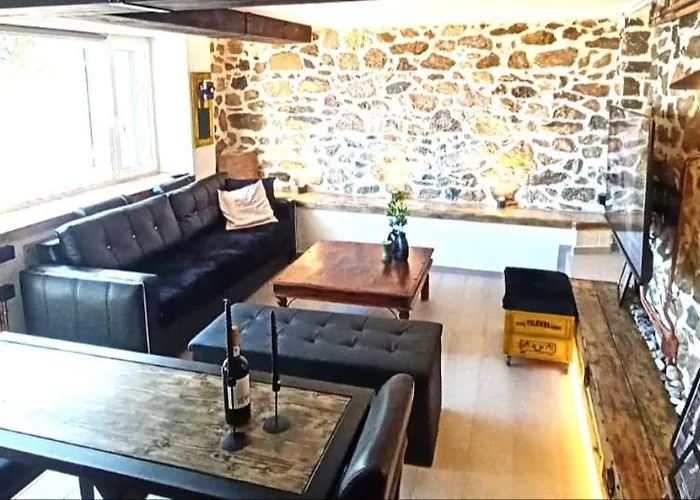 Calm Stone House Elemm Castória